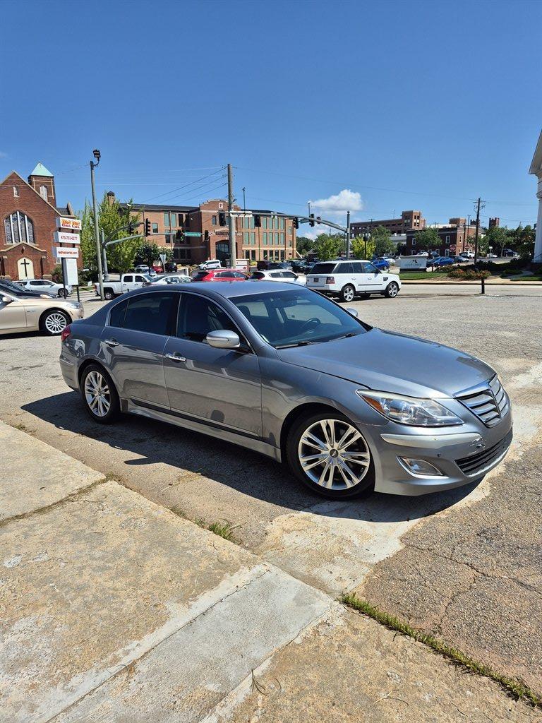 2014 Hyundai Genesis 3.8's photo