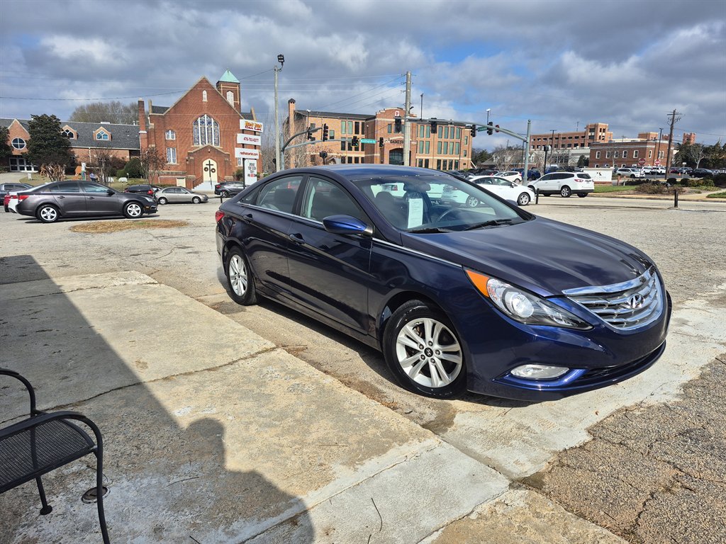 2011 Hyundai Sonata GLS's photo