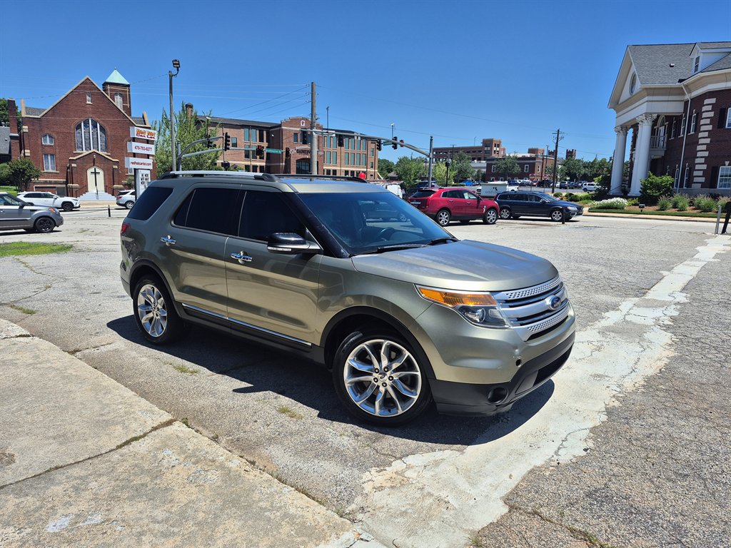 2013 Ford Explorer XLT's photo